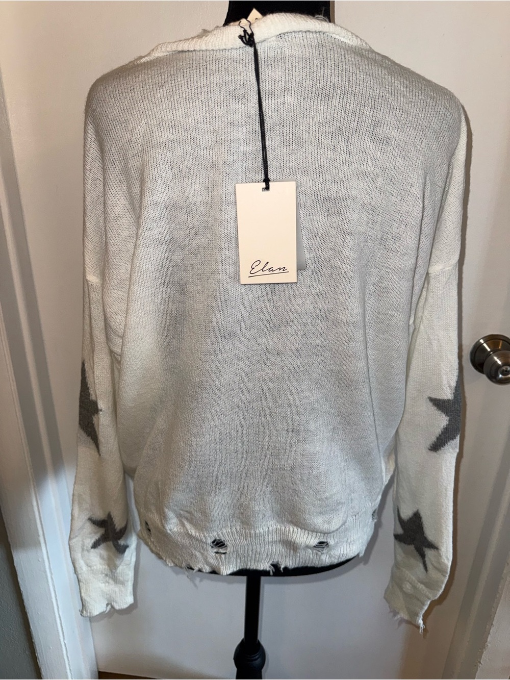 Elan White Gray Star Distressed Sweater Size Small NWT - Picture 4 of 4